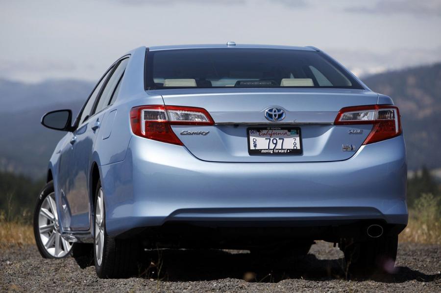  Toyota Camry Hybrid 2012 года  (фото 19 из 71)